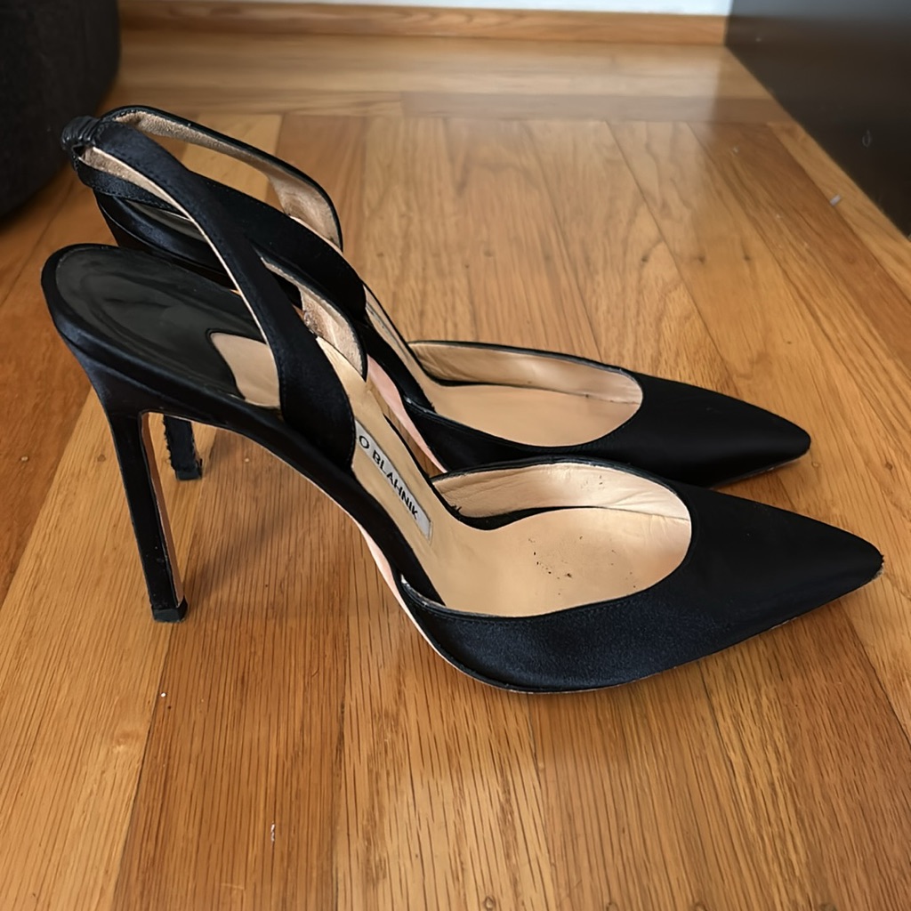 Manolo Blahnik Black Satin Carolyne Slingback Heels Size 40.5